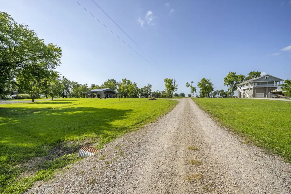 630 CONNIE BETH LN Savannah, TN 38372