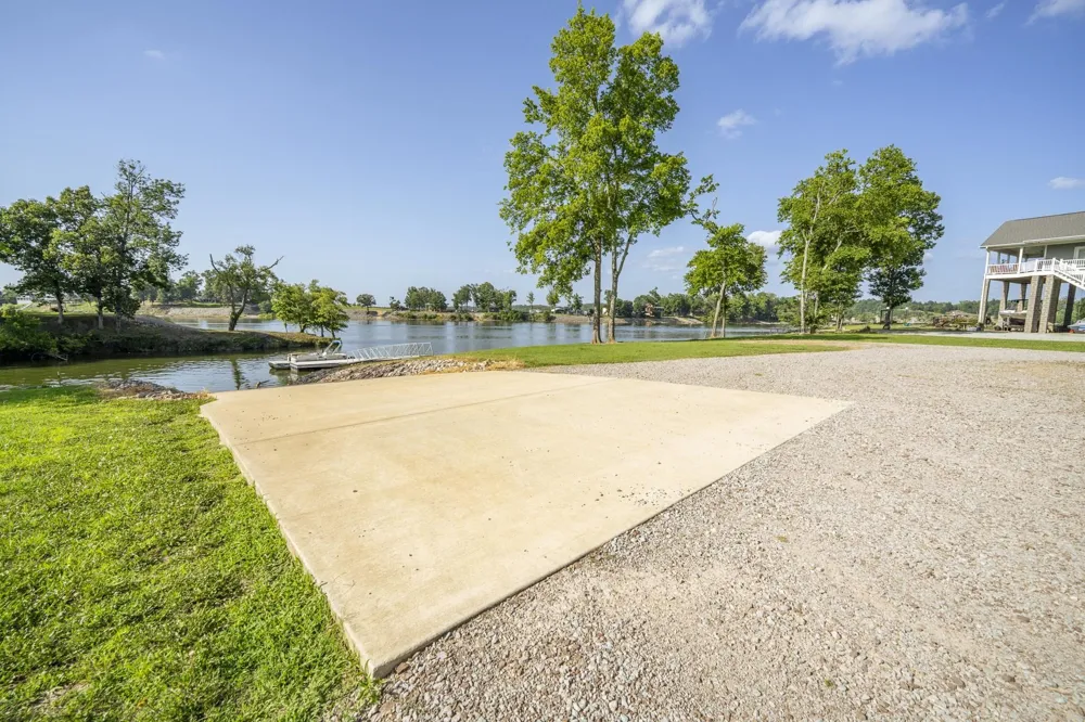 630 CONNIE BETH LN Savannah, TN 38372