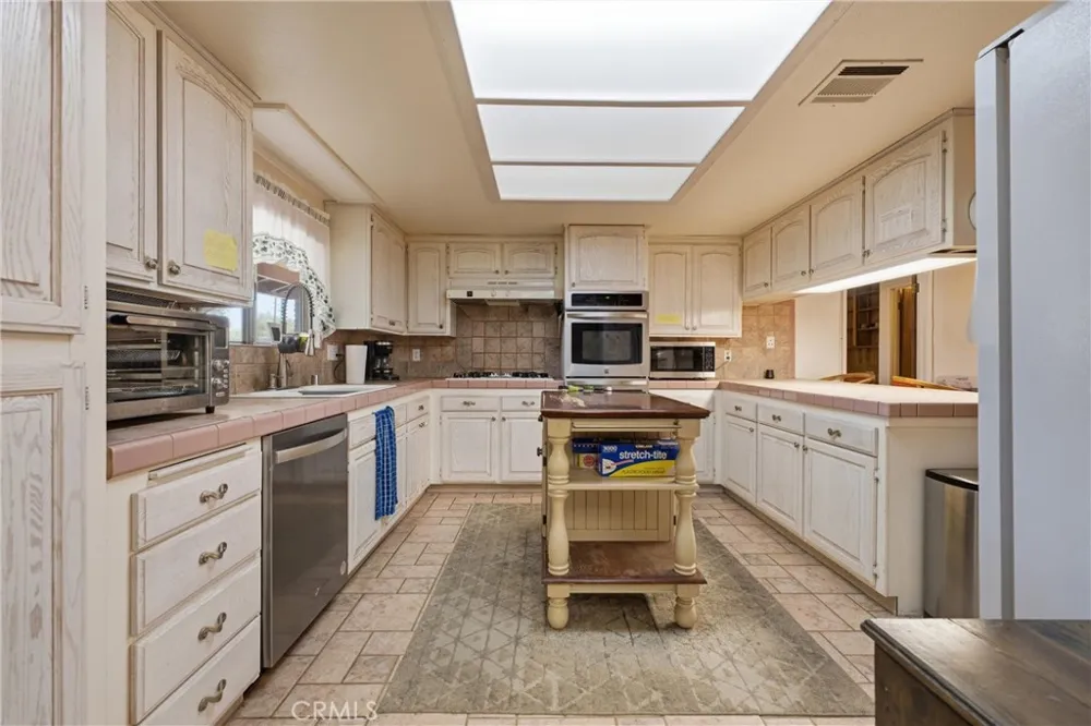 4533 W Ave K12 Quartz Hill, CA 93536