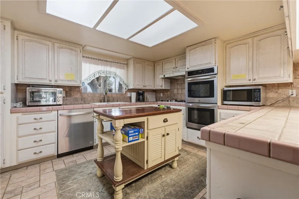 4533 W Ave K12 Quartz Hill, CA 93536