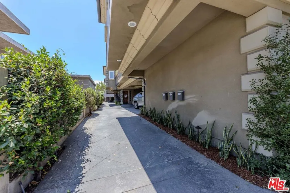 1912 Vanderbilt Lane #C Redondo Beach, CA 90278