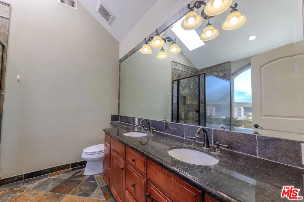1912 Vanderbilt Lane #C Redondo Beach, CA 90278