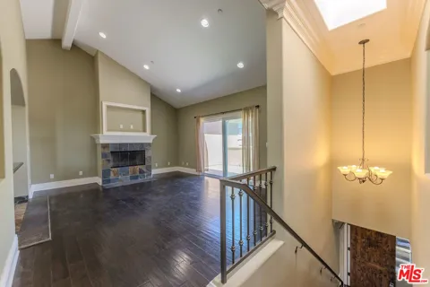 1912 Vanderbilt Lane #C