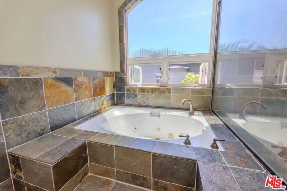 1912 Vanderbilt Lane #C Redondo Beach, CA 90278