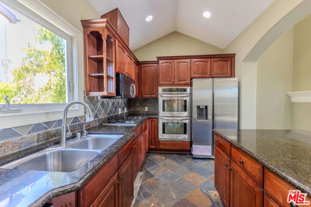 1912 Vanderbilt Lane #C Redondo Beach, CA 90278