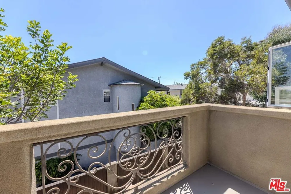 1912 Vanderbilt Lane #C Redondo Beach, CA 90278