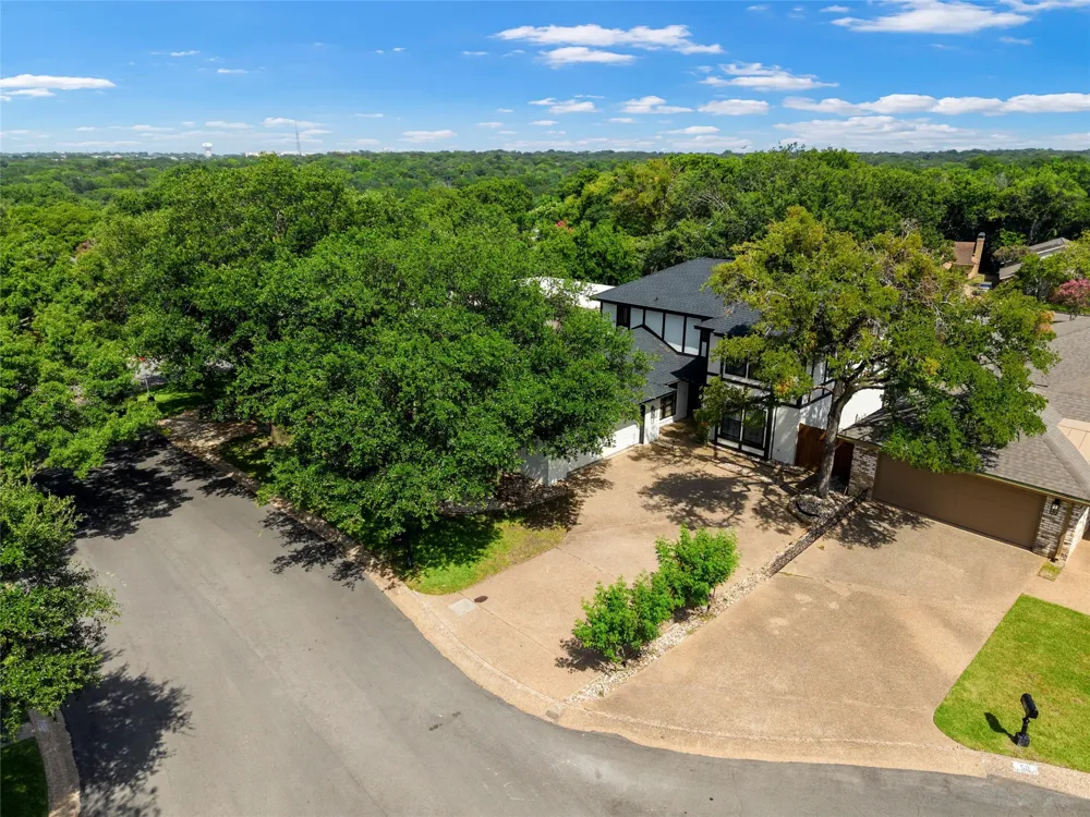 49 Sugar Creek Woodway, TX 76712