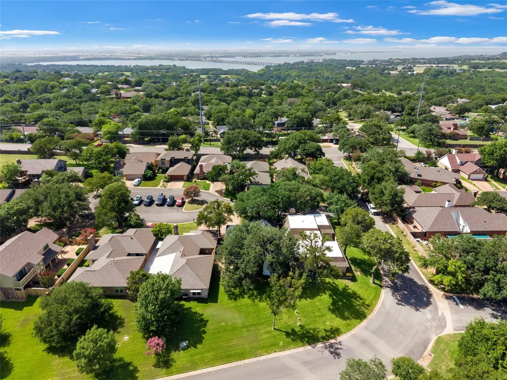 49 Sugar Creek Woodway, TX 76712