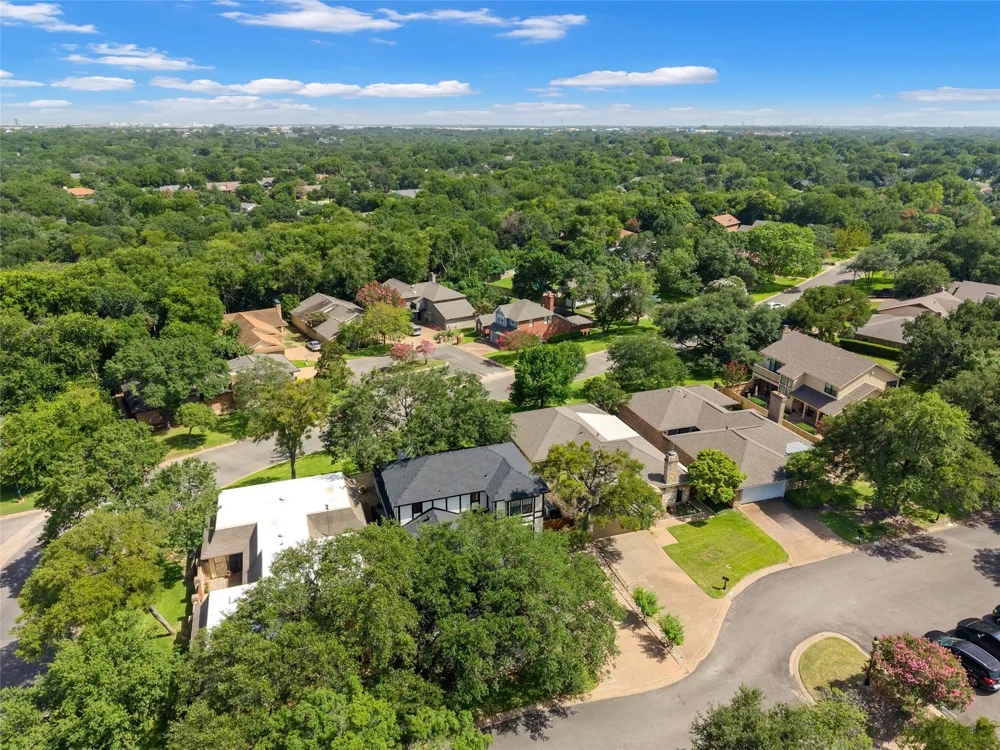 49 Sugar Creek Woodway, TX 76712