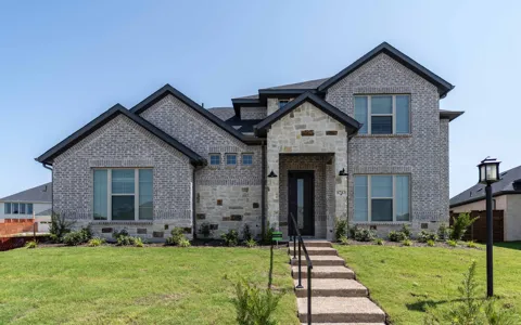 1713 Blossom Trail