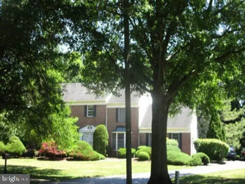 3 GATES COURT