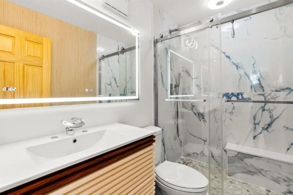 1200 Harbor Drive #4B Oceanside, CA 92054