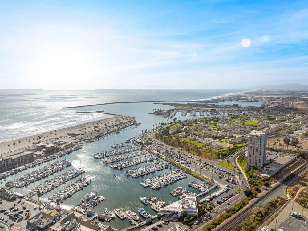 1200 Harbor Drive #4B Oceanside, CA 92054