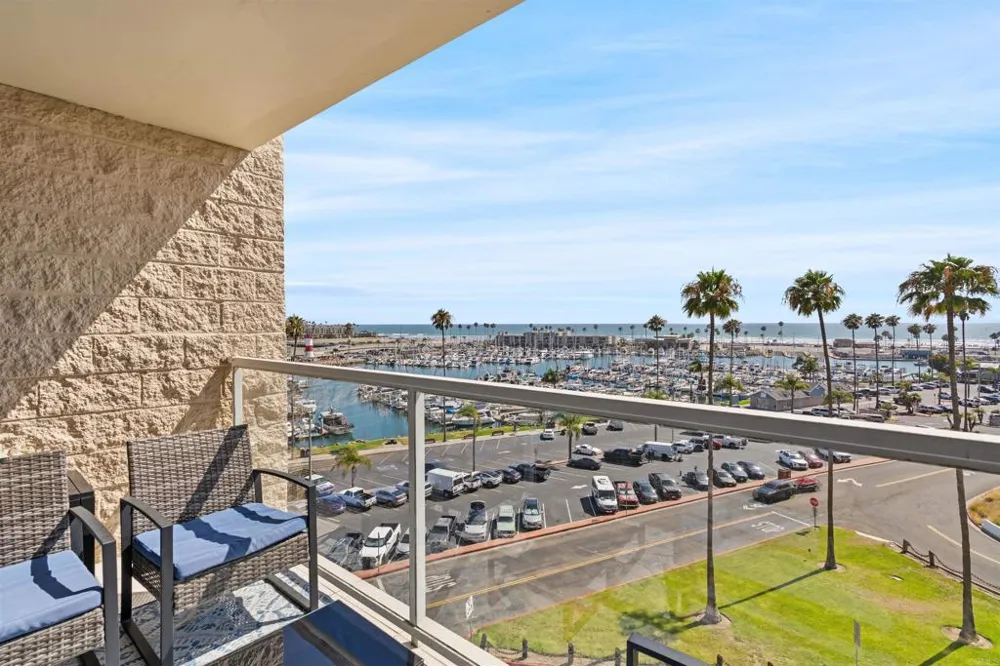 1200 Harbor Drive #4B Oceanside, CA 92054