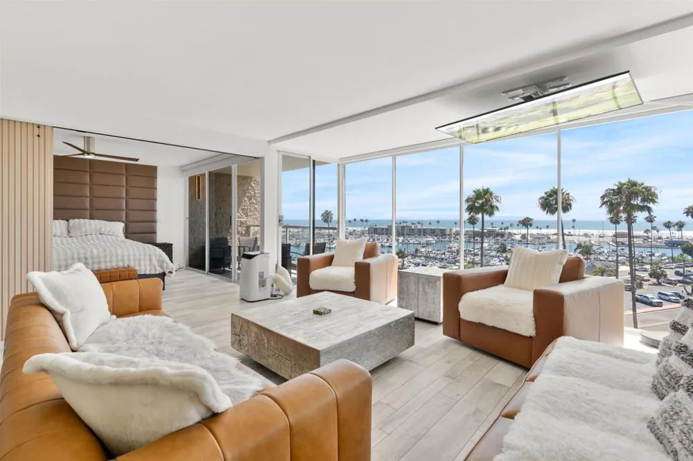 1200 Harbor Drive #4B Oceanside, CA 92054