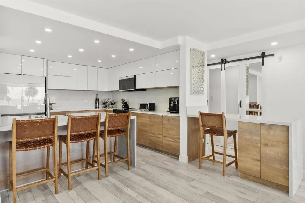 1200 Harbor Drive #4B Oceanside, CA 92054