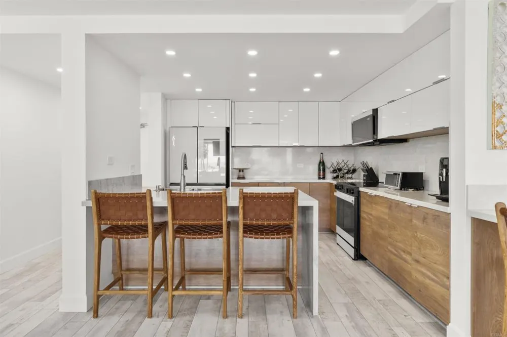 1200 Harbor Drive #4B Oceanside, CA 92054