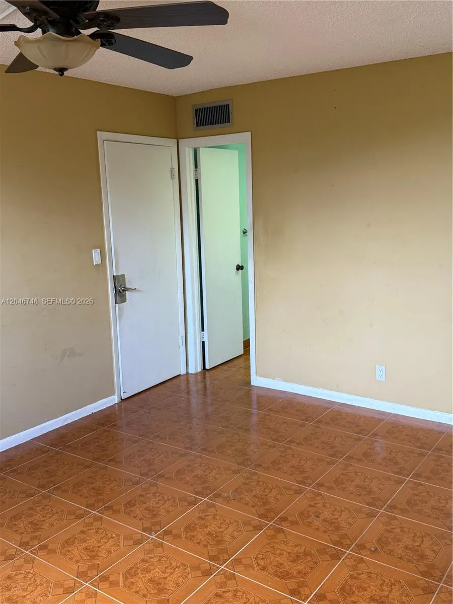 3001 NW 48th Ave #444 Lauderdale Lakes, FL 33313