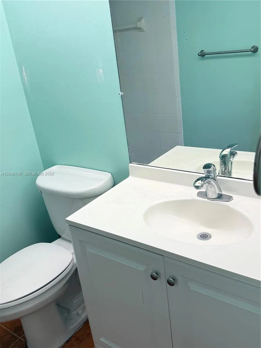 3001 NW 48th Ave #444 Lauderdale Lakes, FL 33313