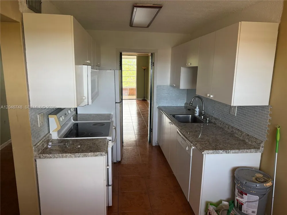 3001 NW 48th Ave #444 Lauderdale Lakes, FL 33313
