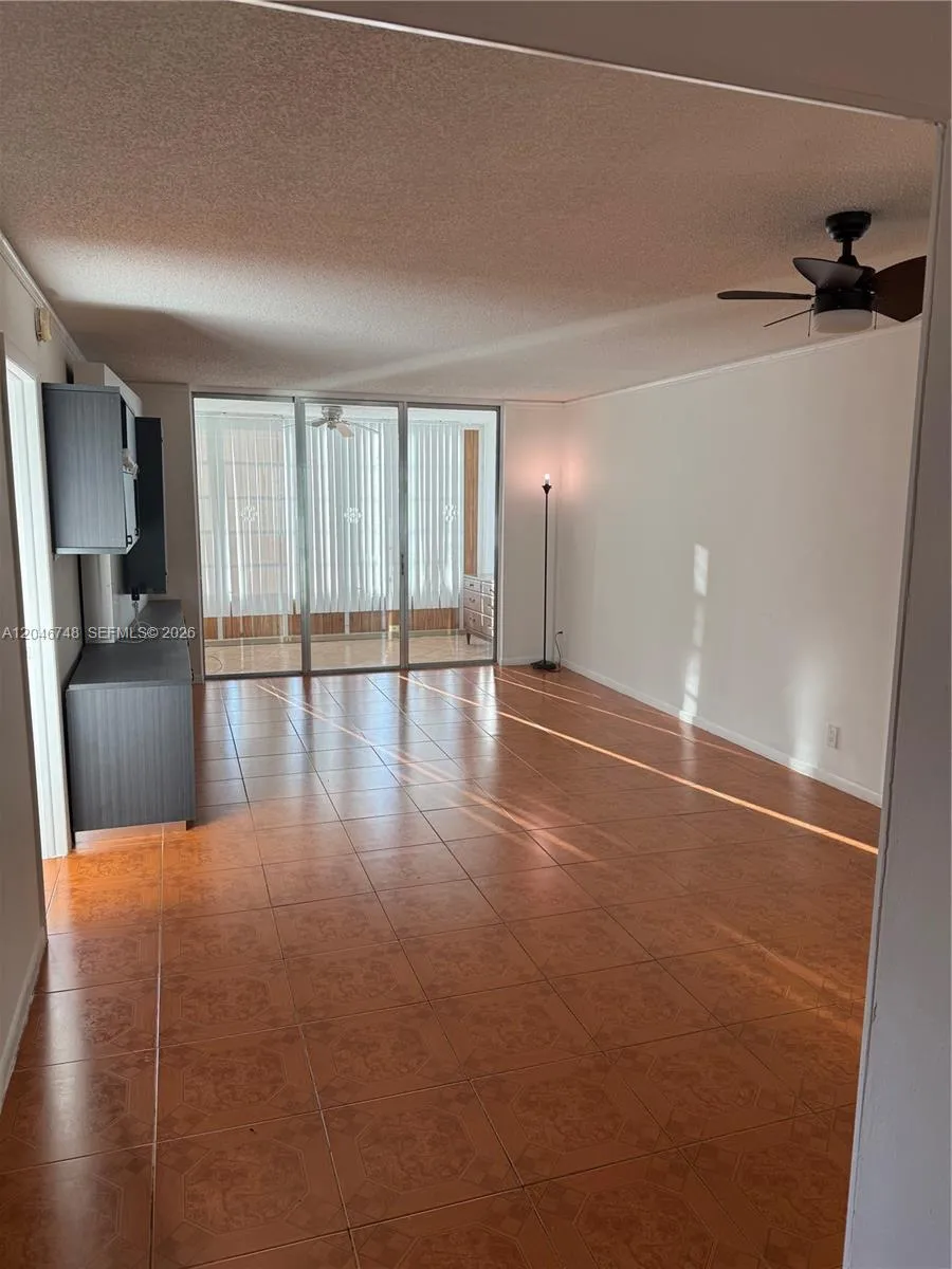 3001 NW 48th Ave #444 Lauderdale Lakes, FL 33313