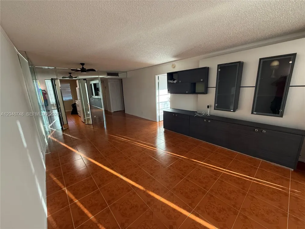 3001 NW 48th Ave #444 Lauderdale Lakes, FL 33313