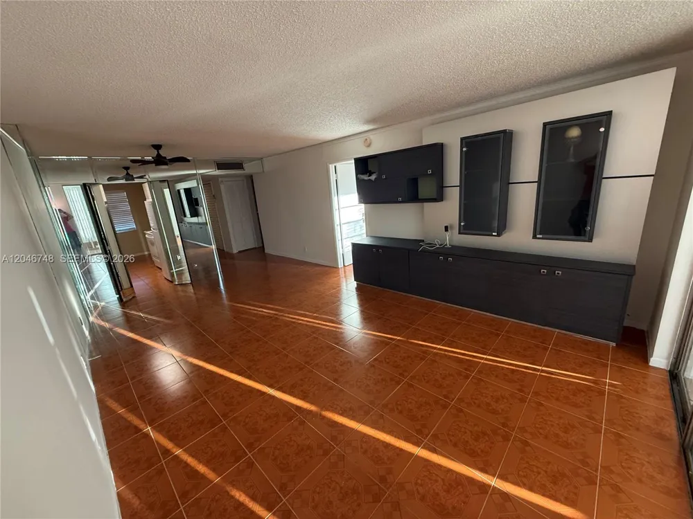 3001 NW 48th Ave #444 Lauderdale Lakes, FL 33313