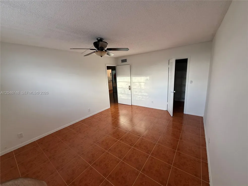 3001 NW 48th Ave #444 Lauderdale Lakes, FL 33313