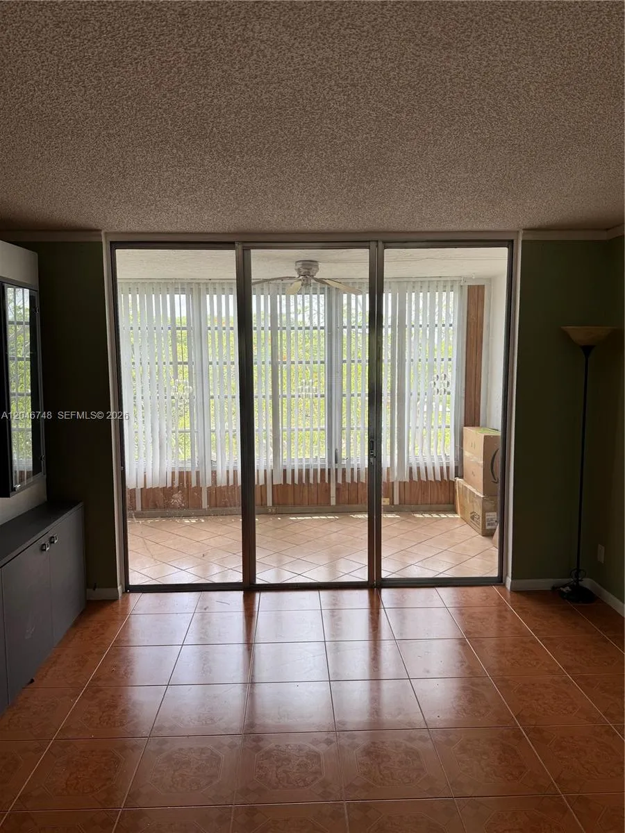 3001 NW 48th Ave #444 Lauderdale Lakes, FL 33313