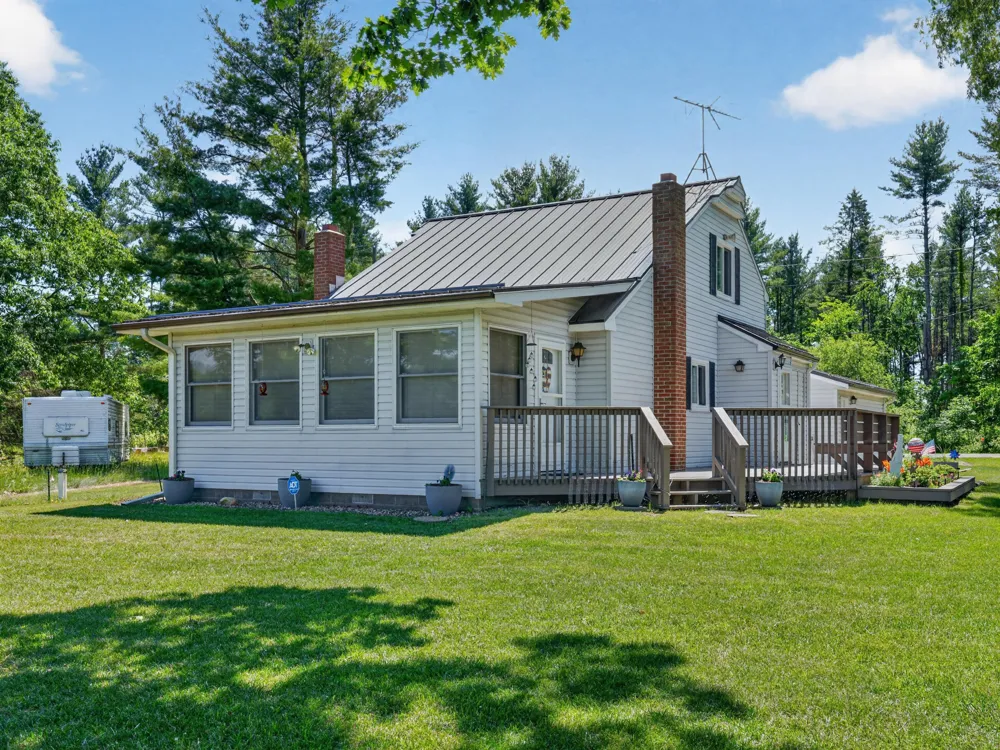 10041 Birch Drive Riverdale, MI 48877