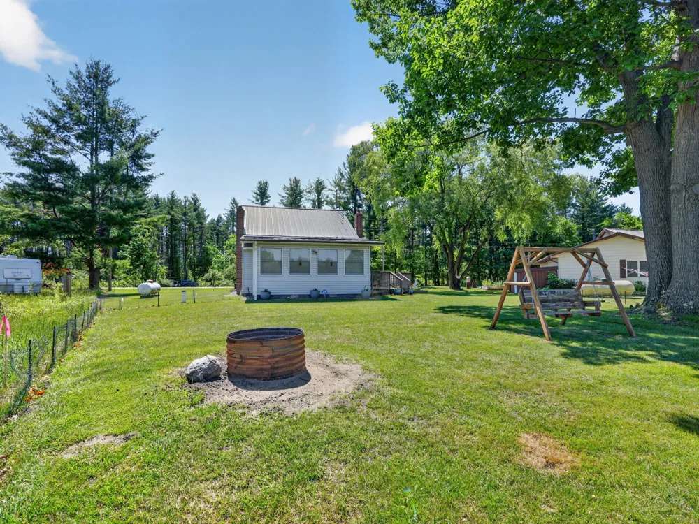 10041 Birch Drive Riverdale, MI 48877