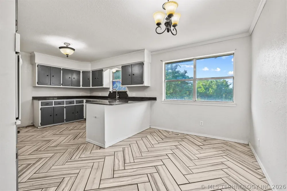 1901 1st Durant, OK 74701