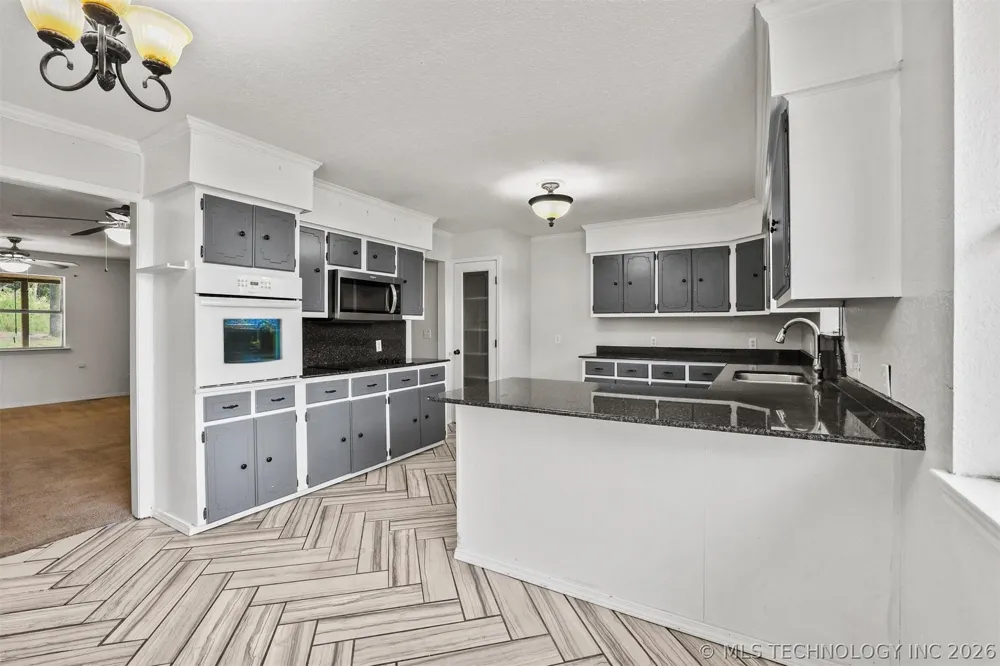 1901 1st Durant, OK 74701