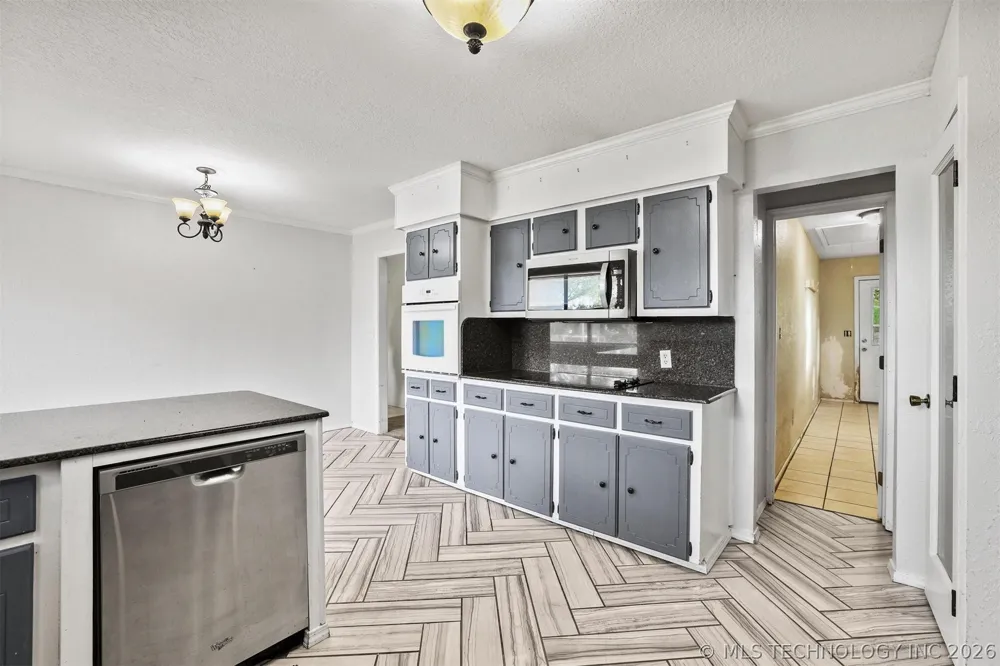 1901 1st Durant, OK 74701