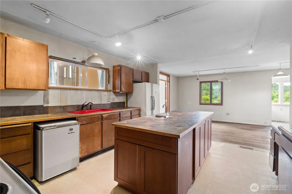 15593 State Route 9 Mount Vernon, WA 98274