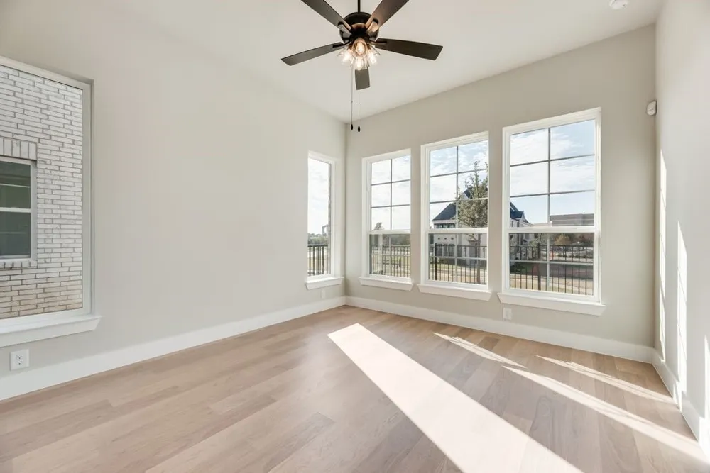1525 Euclid Alley Corinth, TX 76208