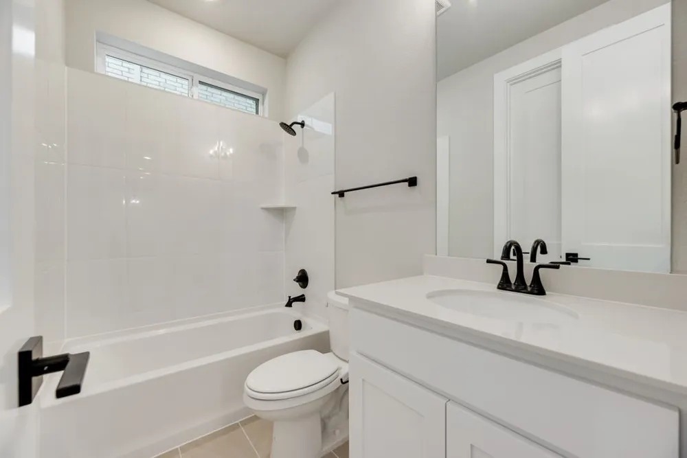 1525 Euclid Alley Corinth, TX 76208