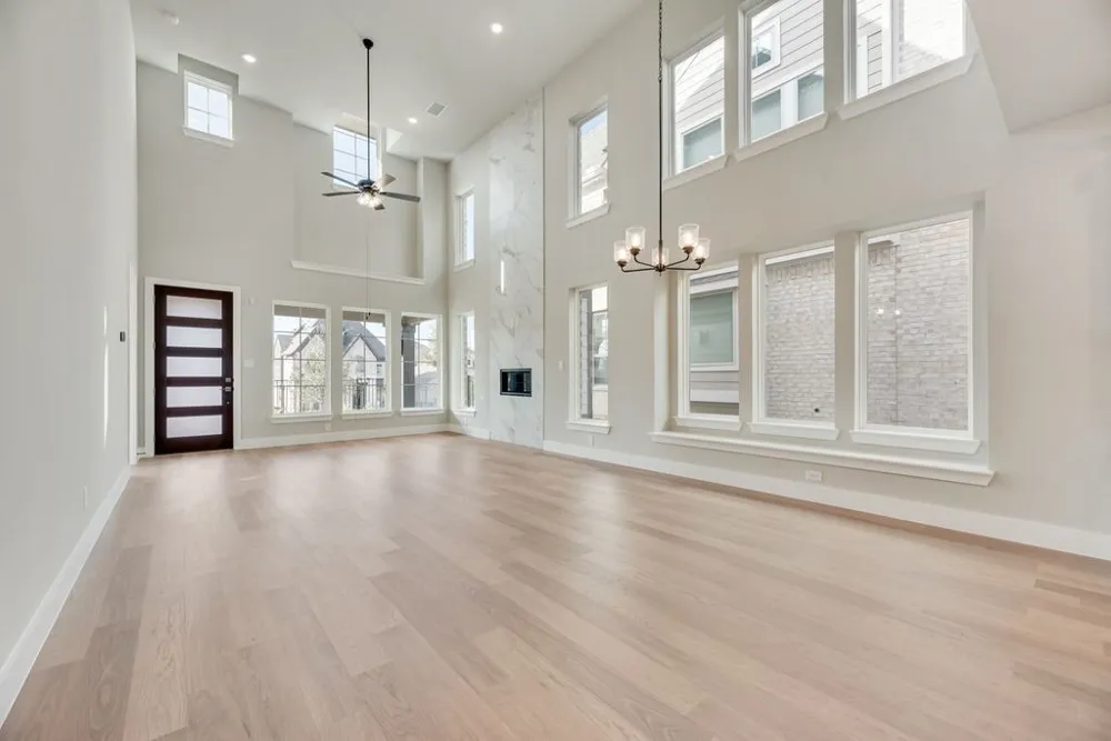 1525 Euclid Alley Corinth, TX 76208
