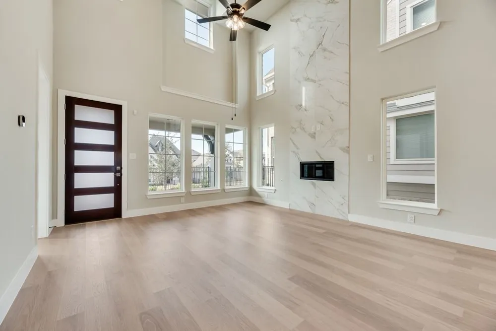 1525 Euclid Alley Corinth, TX 76208