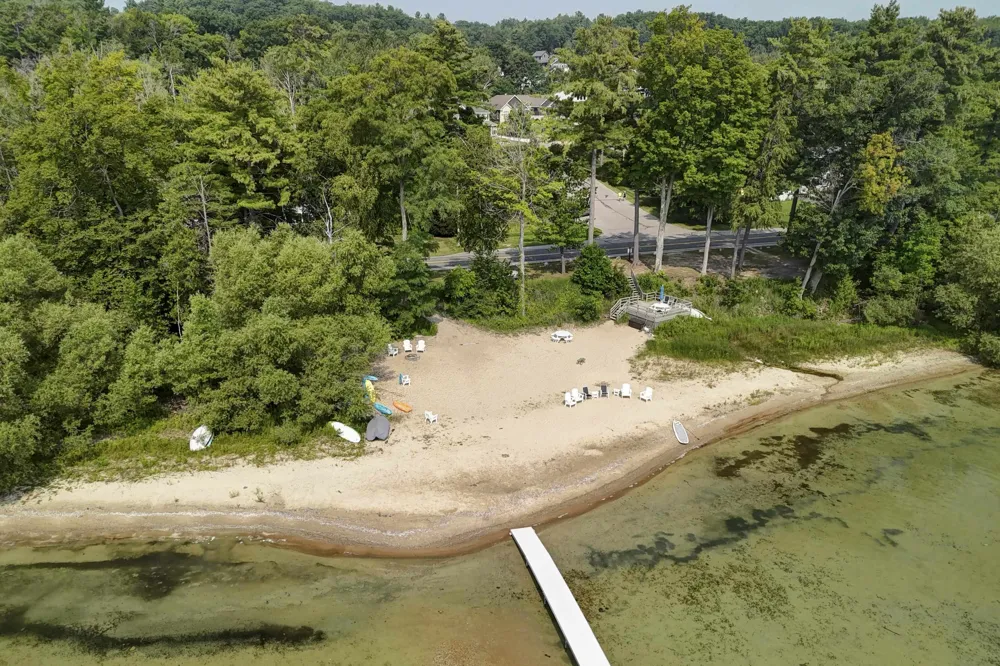 6436 Peregrin Court Peninsula Township, MI 49686