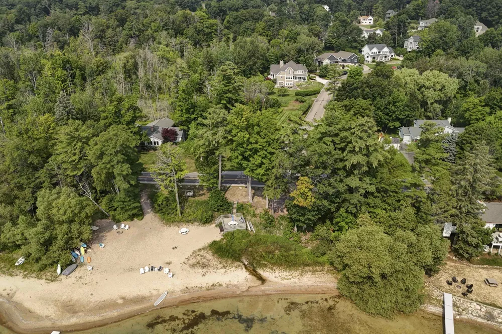 6436 Peregrin Court Peninsula Township, MI 49686