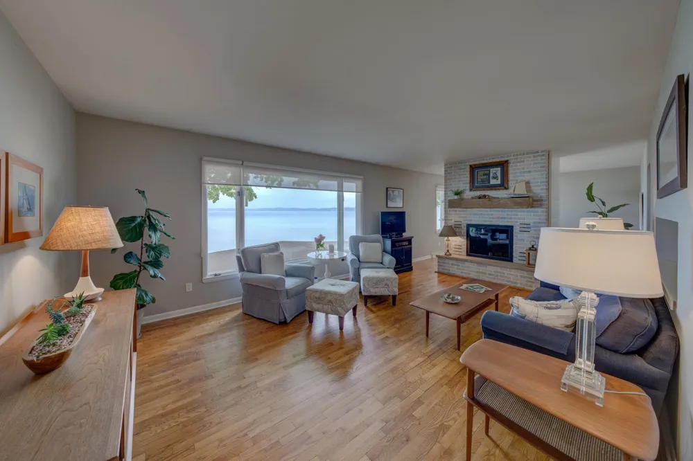 11711 S West Bay Shore Drive Elmwood Charter Township, MI 49684