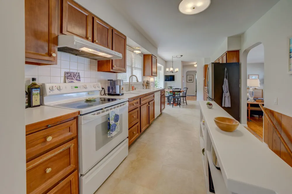 11711 S West Bay Shore Drive Elmwood Charter Township, MI 49684