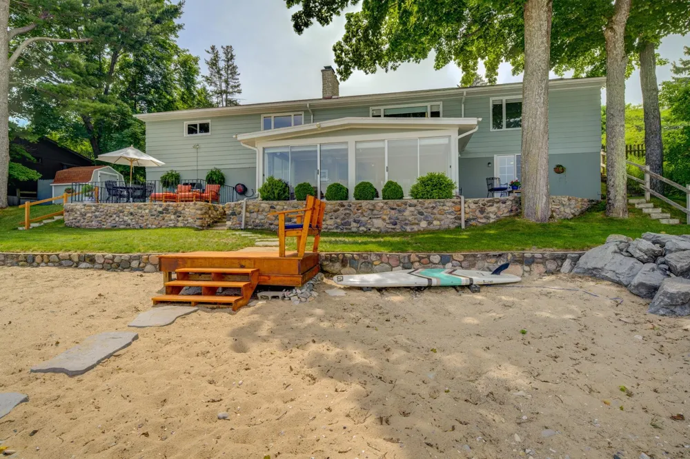 11711 S West Bay Shore Drive Elmwood Charter Township, MI 49684