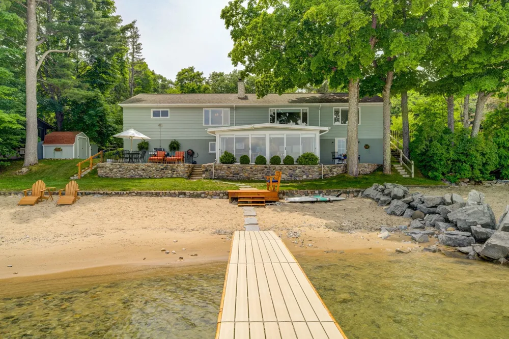11711 S West Bay Shore Drive Elmwood Charter Township, MI 49684