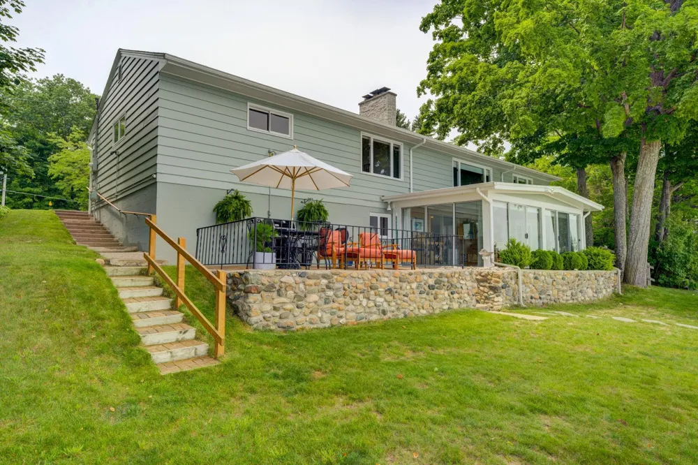 11711 S West Bay Shore Drive Elmwood Charter Township, MI 49684