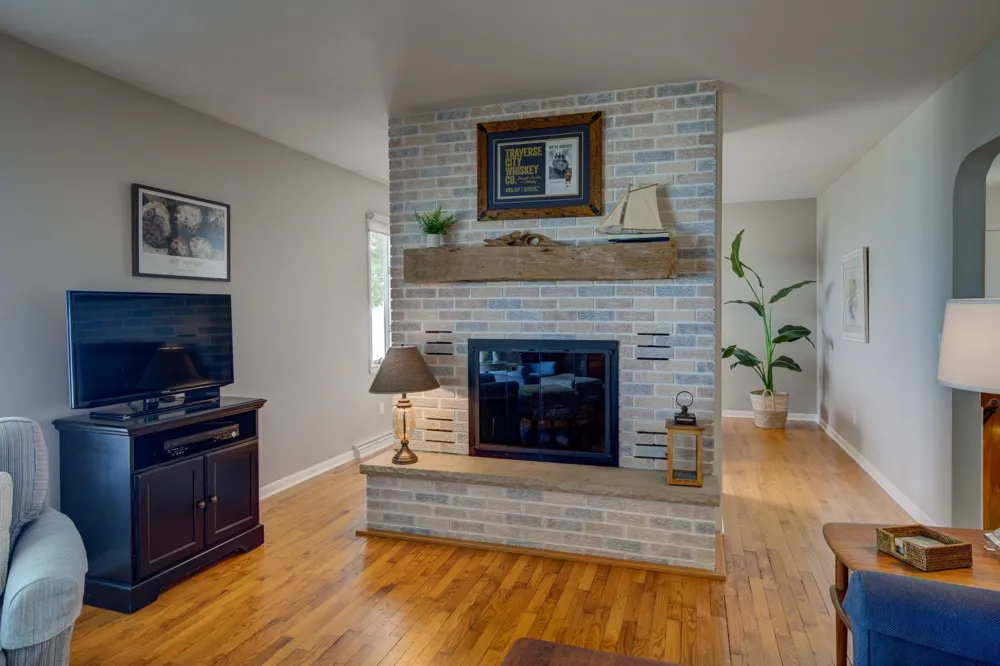 11711 S West Bay Shore Drive Elmwood Charter Township, MI 49684