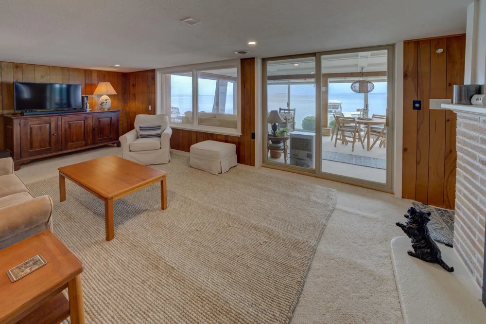 11711 S West Bay Shore Drive Elmwood Charter Township, MI 49684