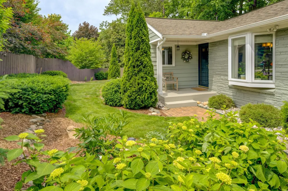 11711 S West Bay Shore Drive Elmwood Charter Township, MI 49684