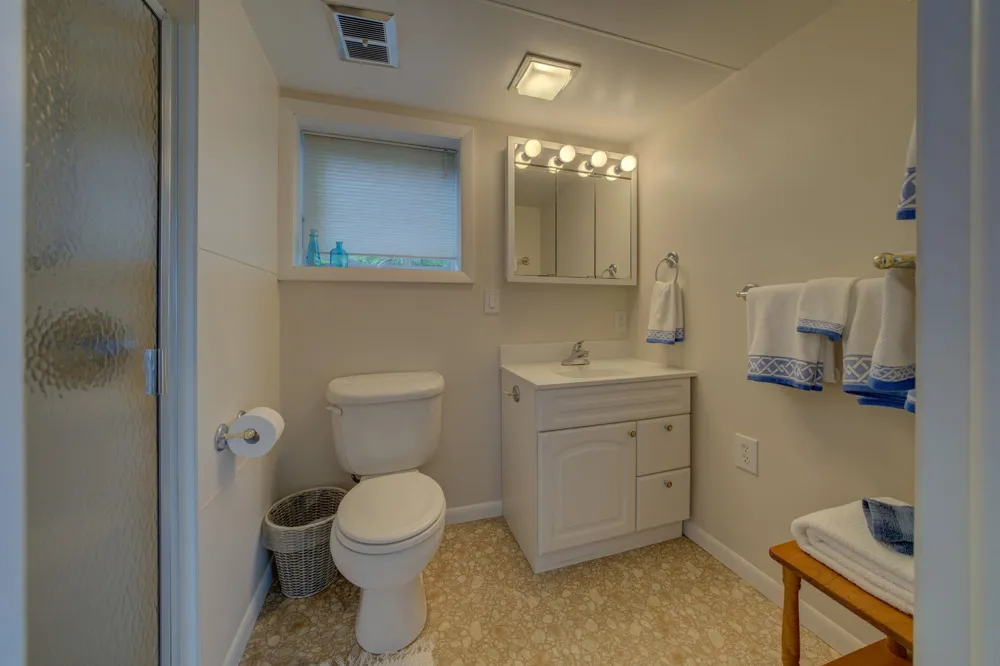 11711 S West Bay Shore Drive Elmwood Charter Township, MI 49684